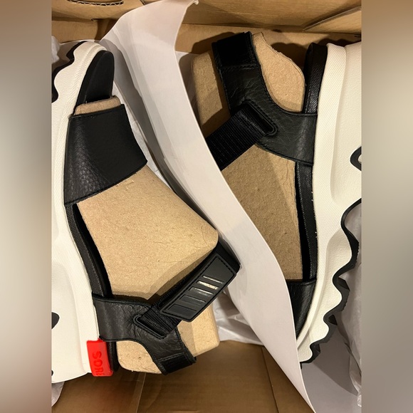 Sorel Women's Kinetic Leather Wedge Sport Sandals Size 9. 5, NEW - Picture 2 of 10